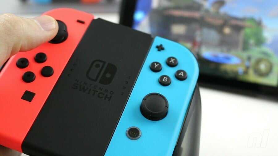 Joycon em punho