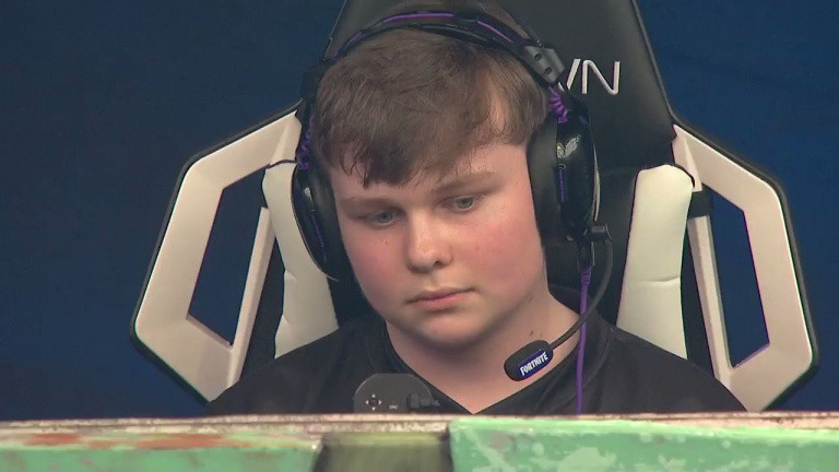 Mais a duração da escola aos 15 anos para que você tenha mais tempo para jogar Fortnite e ganhar dinheiro