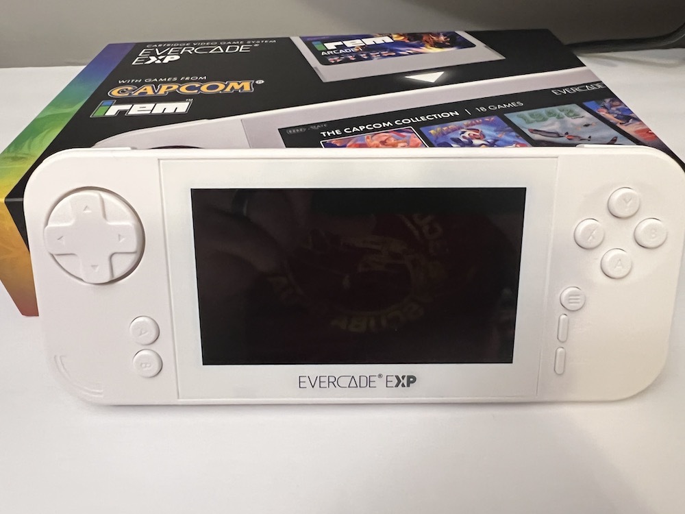 Evercade EXP portátil e caixa