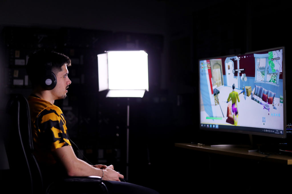 Fabricante de 'Fortnite' pode ser processado por pais canadenses por supostas propriedades viciantes do jogo - prazo
