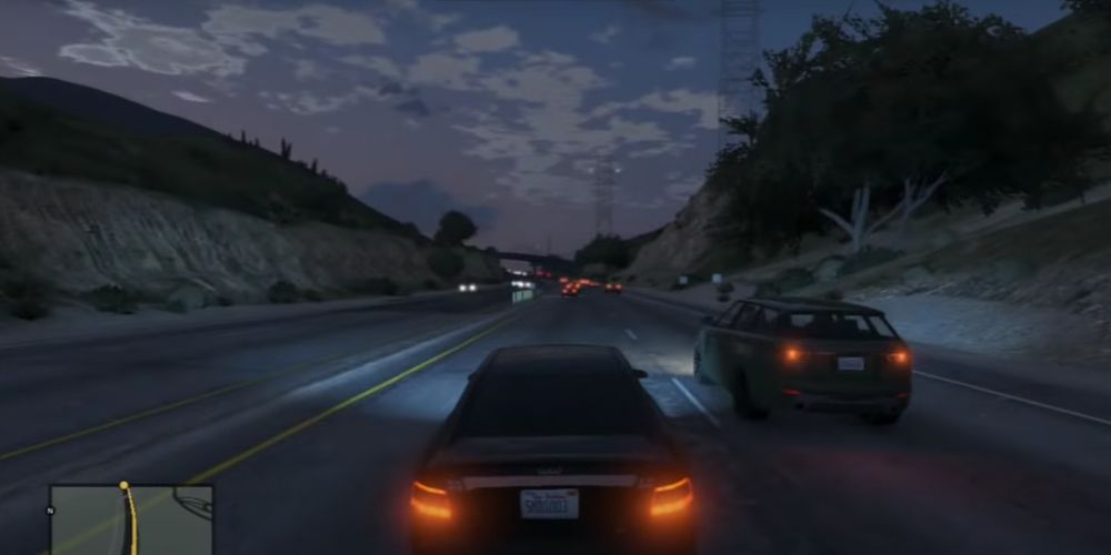 Franklin e Mikey dirigem juntos à noite em GTA V