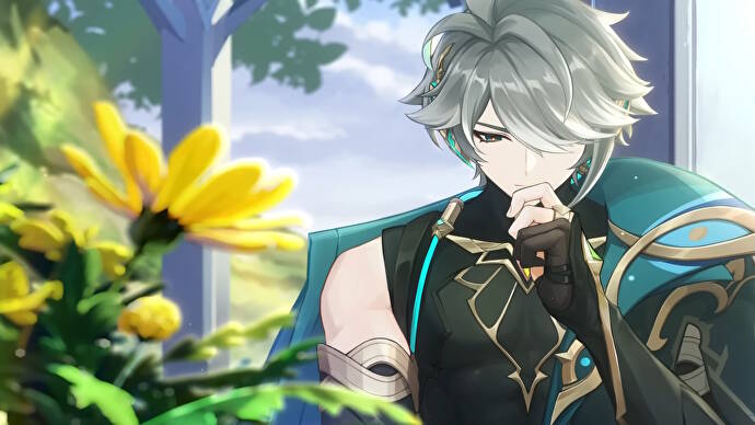 Genshin Impact Alhaitham build: Um homem de anime com cabelo prateado curto, vestindo uma túnica preta com uma capa verde, está parado ao lado de uma flor amarela e com uma expressão pensativa no rosto
