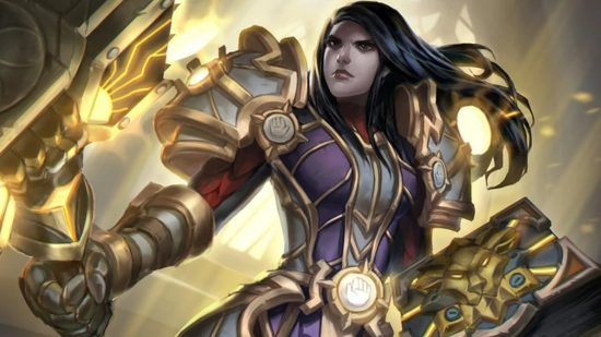 wow-dragonflight-classe-tuning-paladino-sacerdote-guerreiro-buff-demon-hunter-nerfs Buffs da classe WoW Dragonflight para Paladin e Arms Warrior: Uma mulher pálida com cabelo preto e armadura roxa com incrustações douradas segura um enorme martelo e um livro de feitiços com um leão nele