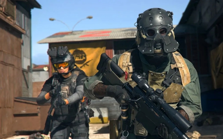 Personagens rodando no Warzone 2.0.