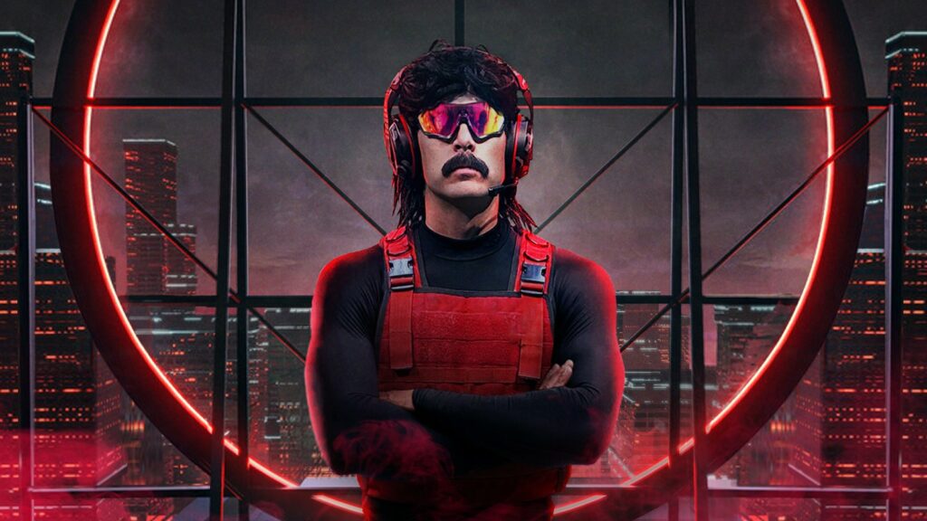 Dr DisRespect posando com os braços cruzados