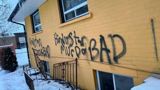 Prefeito de Brampton, líderes religiosos e policiais condenam vandalismo em templos hindus em GTA