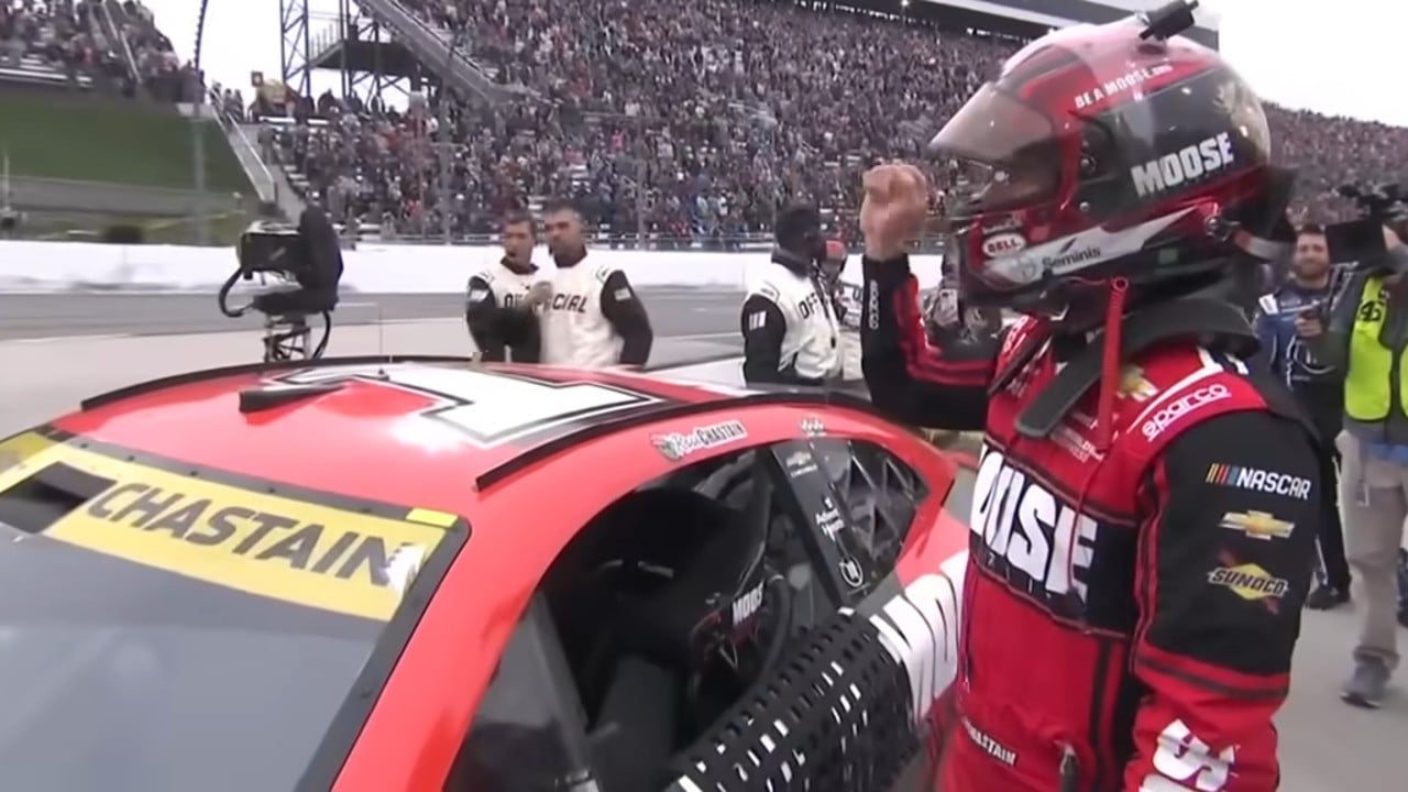 Aleatório: NASCAR proíbe o movimento Wall-Ride inspirado no "GameCube" de Ross Chastain