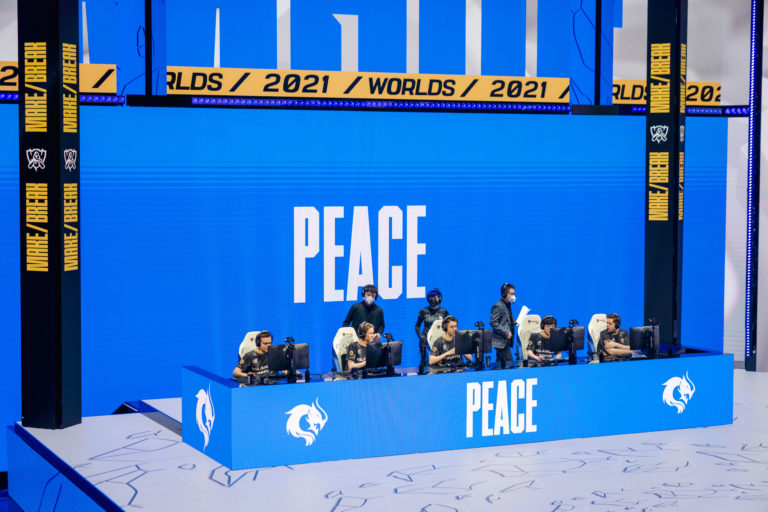 Equipe de LoL da PEACE é removida do LCO após violar acordo de participação na equipe