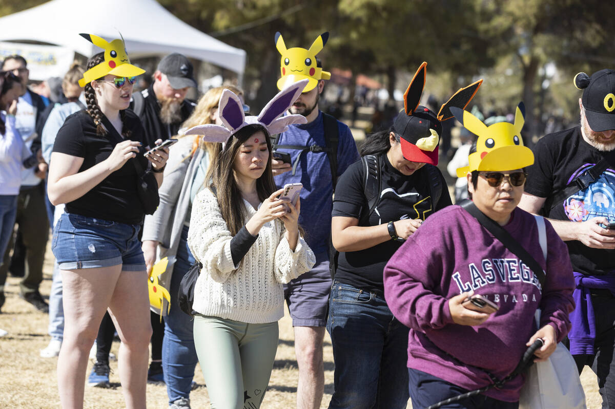 Organizers apologize as glitches mar start to Las Vegas Pokemon Go event
