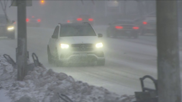 Tempestade em Toronto: Neve e chuva congelante atingem o GTA