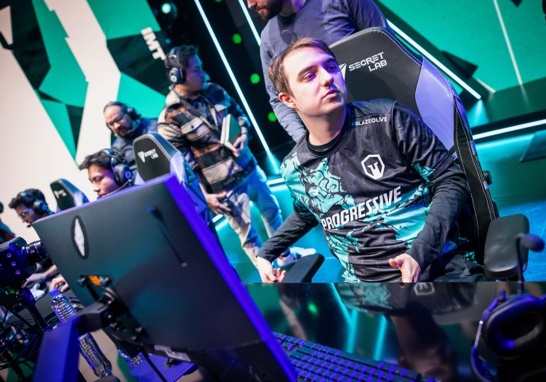 Ablazeolive pede um tempo na carreira da LCS por preocupações de que o LoL pro play está 'atrasando' sua vida