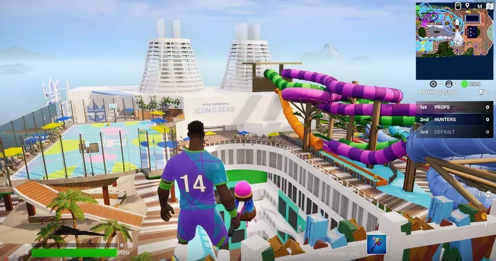 Um jogador parado em uma saliência com vista para o barco da Royal Caribbean no Fortnite Creative Mode.