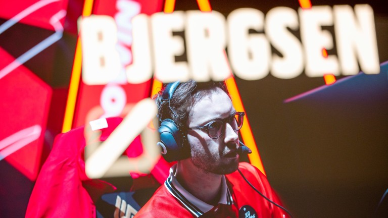Bjergsen manteve sua aposentadoria do LoL em segredo até o último minuto - e nem mesmo 100 ladrões sabiam