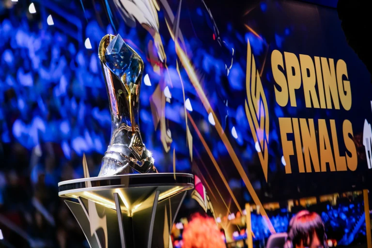 Comissário da LCS se despede dos fãs de LoL após renunciar para 'focar na saúde'
