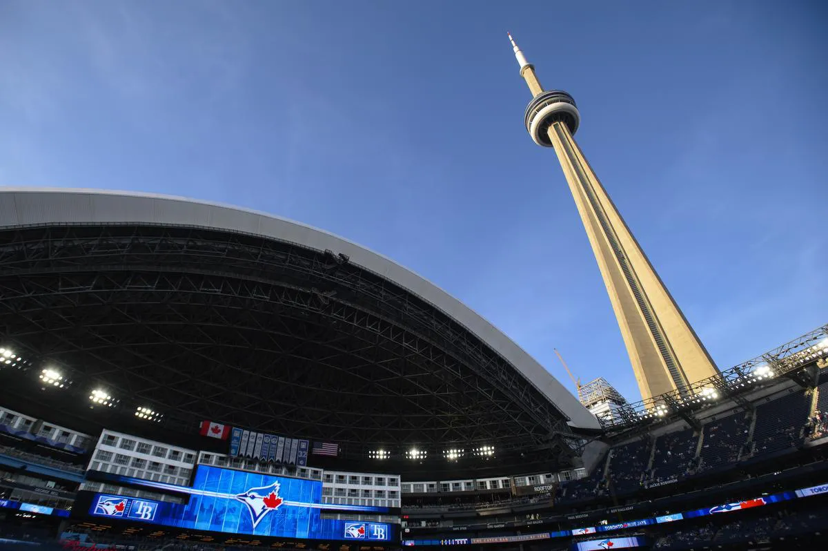 Summery temperatures allowed the Rogers Centre to open the dome at the ballpark on Friday for the Blue Jays 6-3 win over the Tampa Bay Rays.