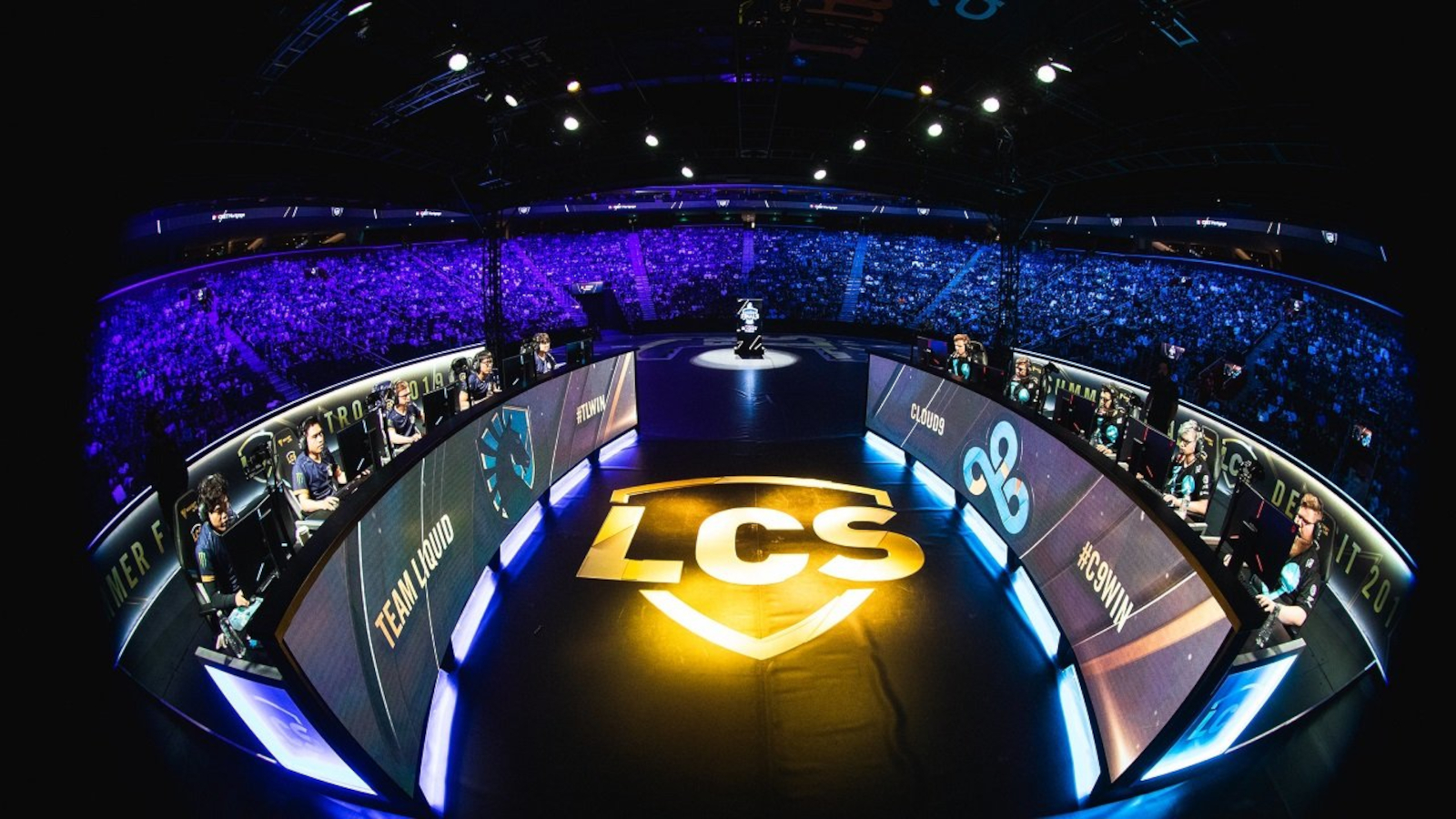 League of Legends Pros abandonam o palco em resposta ao recente anúncio da Riot