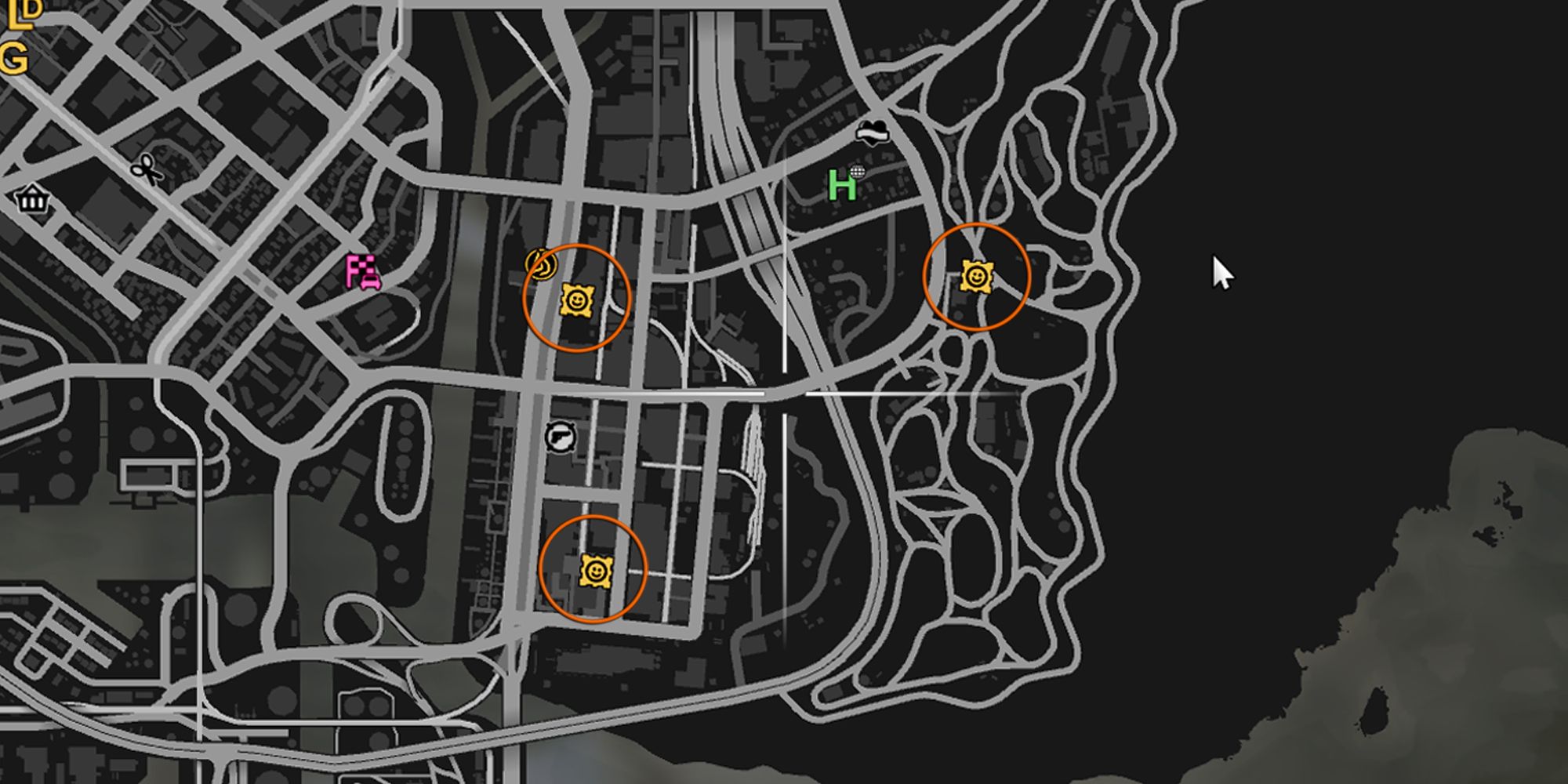 A imagem mostra o mapa do Grand Theft Auto Online com três quadrados amarelos e rostos sorridentes no centro.  Estes são destacados com um círculo laranja.