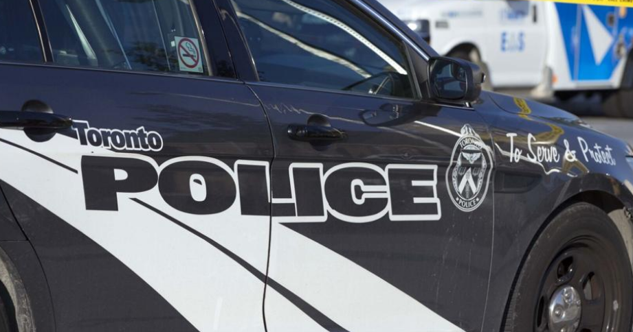 Três adolescentes enfrentam mais de 50 acusações após roubo de carro armado e assalto a farmácia no GTA |  Crime