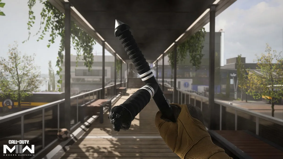 Tonfa in MW2 and Warzone 2