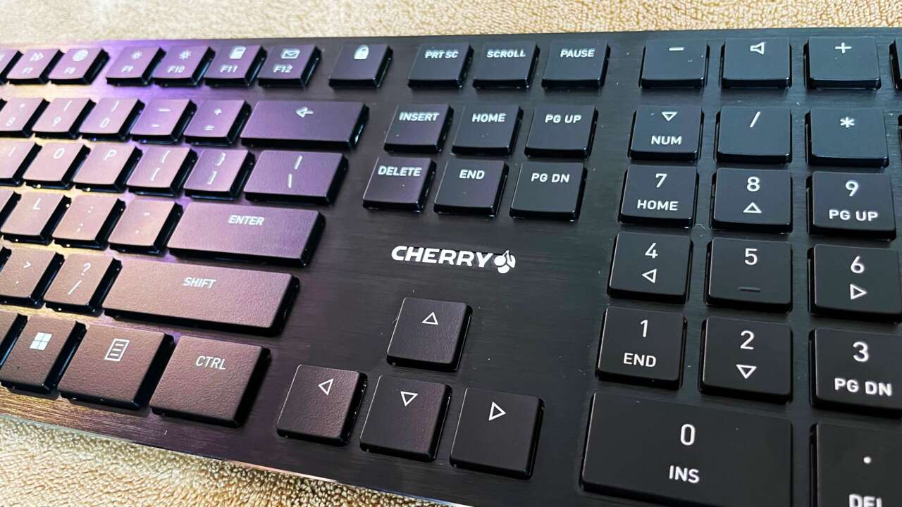Um teclado mecânico de baixo perfil é bom para jogos?  Revisão Cherry KW X ULP