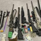 Polícia apreende armas de criminosos e descobre réplica de icônica espada de Warcraft | Subir de nível Creo Gaming