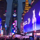 Pokémon Go: A polêmica do Mewtwo na Times Square e suas reações apaixonadas. Pokemon Go's Times Square Mewtwo Controversy Explained